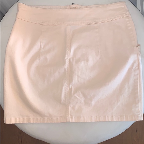 5/$25❗️Peach mini skirt - Picture 2 of 6